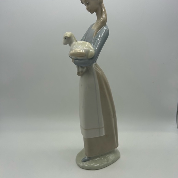 Lladro Serene Woman with Lamb in Blue and Cream - Picture 1 of 4